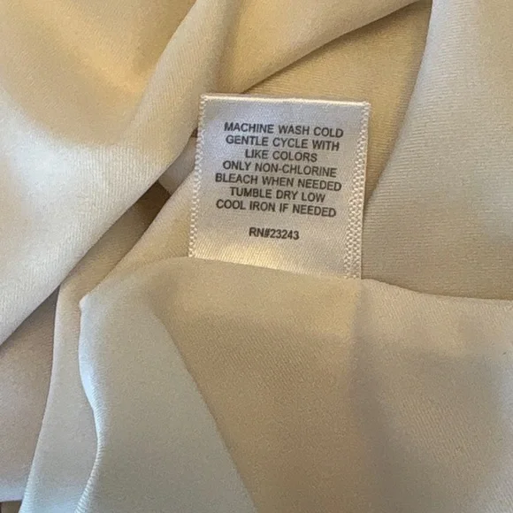 New York & Company Vibrant Patterned Balloon-Sleeve Pleated Dress - Picture 6 of 7